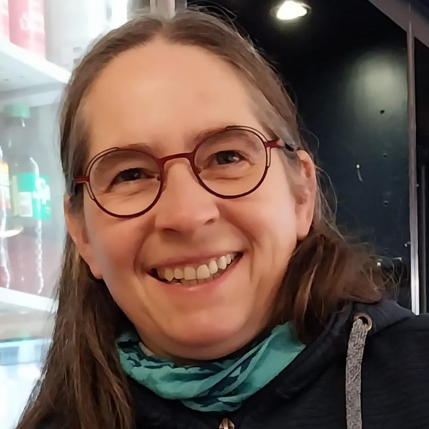 Claudia Lange