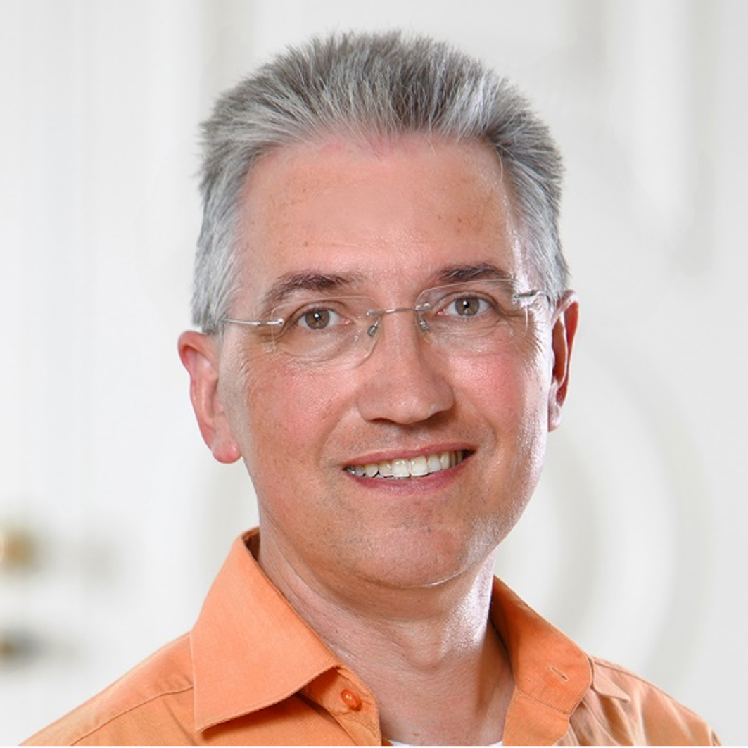 Dr. Thomas Miedaner