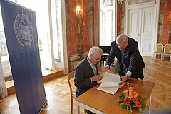 Eintrag ins Gästebuch. Bild: Universität Hohenheim|Oskar Eyb