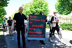 Demonstrationszug über den Campus (Foto: Uni Hohenheim/EYB)
