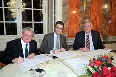 Alle sind fertig mit unterzeichnen