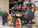 Die Dampflokomobile von 1901 im Einsatz – sie gehört zu den Highlights im DLM Hohenheim. | Bildquelle: Universität Hohenheim / Wolfram Scheible