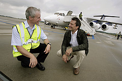 Internationale Zusammenarbeit: COPS-Leiter Prof. Dr. Volker Wulfmeyer (rechts) mit britischem Kollegen Prof. Dr. Stephen Mobbs
