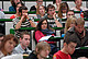 Hörsaal-Enge: Studierende müssen zusammenrücken