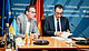 Bundesminister Cem Özdemir (r.) und der Vorsitzende des Wissenschaftlichen Beirats für Agrarpolitik, Ernährung und gesundheitlichen Verbraucherschutz (WBAE) Prof. Dr. Achim Spiller. | Bildquelle: BMEL