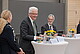 Ministerpäsident Winfried Kretschmann (Mitte) im Diskurs mit Prof. Dr. Caroline Ruiner (links) während der Podiumsdiskussion an der Universität Hohenheim. Moderiert wurde die Diskussion durch Prof. Dr. Christoph Schneider (Rektor) Bild: Uni Hohenheim/Florian Gerlach