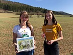 Über den ersten Platz beim Schulwettbewerb FUTURE MADE BY YOU der Universität Hohenheim freuen sich Melina Reckermann und Isabell Seibel aus der Klassenstufe 12 des Immanuel-Kant-Gymnasiums in Tuttlingen. | Bildquelle: Corina Reckermann