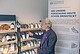 Getreide, Hülsenfrüchte, Käse, Wein… in jedem Produkt im Ladenregal steckt Forschung der Universität Hohenheim. Deren Rektor Prof. Dr. Christoph Schneider begutachtet die Exponate. | Bildquelle: Universität Hohenheim / Oliver Reuther