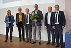 Das künftige Rektorat der Universität Hohenheim: v.l. Dr. Katrin Scheffer, Prof. Dr. Julia Fritz-Steuber, Prof. Dr. Christoph Schneider, Prof. Dr. Alexander Schaum, Prof. Dr. Sebastian Hess und Prof. Dr. Andreas Pyka. | Bildquelle: Universität Hohenheim / Dorothea Elsner Das künftige Rektorat der Universität Hohenheim: v.l. Dr. Katrin Scheffer, Prof. Dr. Julia Fritz-Steuber, Prof. Dr. Christoph Schneider, Prof. Dr. Alexander Schaum, Prof. Dr. Sebastian Hess und Prof. Dr. Andreas Pyka. | Bildquelle: Universität Hohenheim / Dorothea Elsner