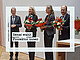 Rektor Prof. Dr. Stephan Dabbert (l.) gratuliert den neu gewählten Prorektor:innen (v.l.): Prof. Dr. Andreas Pyka, Prof. Dr. Caroline Ruiner, Prof. Dr. Julia Fritz-Steuber, Prof. Dr. Sebastian Hess. | Foto: Uni Hohenheim / Elsner