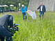 Neben Ihrer Liebe zum Keschern nach Insekten teilen sie sich auch die Arbeit im Vorstand des KomBiota: Prof. Dr. Johannes Steidle von der Universität Hohenheim (links) und Prof. Dr. Lars Krogmann, Direktor des Staatlichen Museums für Naturkunde Stuttgart zusammen mit Prof. Dr. Martin Hasselmann (ebenfalls Universität Hohenheim, hier nicht im Bild). Bildquelle: Universität Hohenheim / Klebs Neben Ihrer Liebe zum Keschern nach Insekten teilen sie sich auch die Arbeit im Vorstand des KomBiota: Prof. Dr. Johannes Steidle von der Universität Hohenheim (links) und Prof. Dr. Lars Krogmann, Direktor des Staatlichen Museums für Naturkunde Stuttgart zusammen mit Prof. Dr. Martin Hasselmann (ebenfalls Universität Hohenheim, hier nicht im Bild). Bildquelle: Universität Hohenheim / Klebs