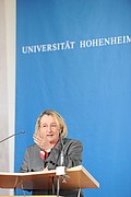 "Hohe Notwendigkeit und Dringlichkeit": Landesforschungsministerin Theresia Bauer über den erhofften Hörsaalneubau für die Universität Hohenheim (Foto: Uni Hohenheim/Eyb/7aktuell.de)