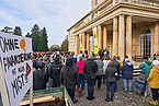 Kundgebung gegen die Unterfinanzierung vor dem Schloss Hohenheim. | Universität Hohenheim / Winkler