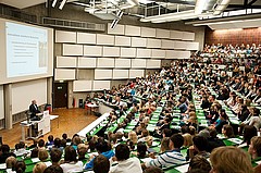 ...im vollbesetzten Hörsaal.