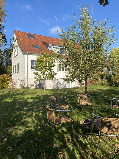 Helles WG Zimmer mit riesigem Garten - Photo 1